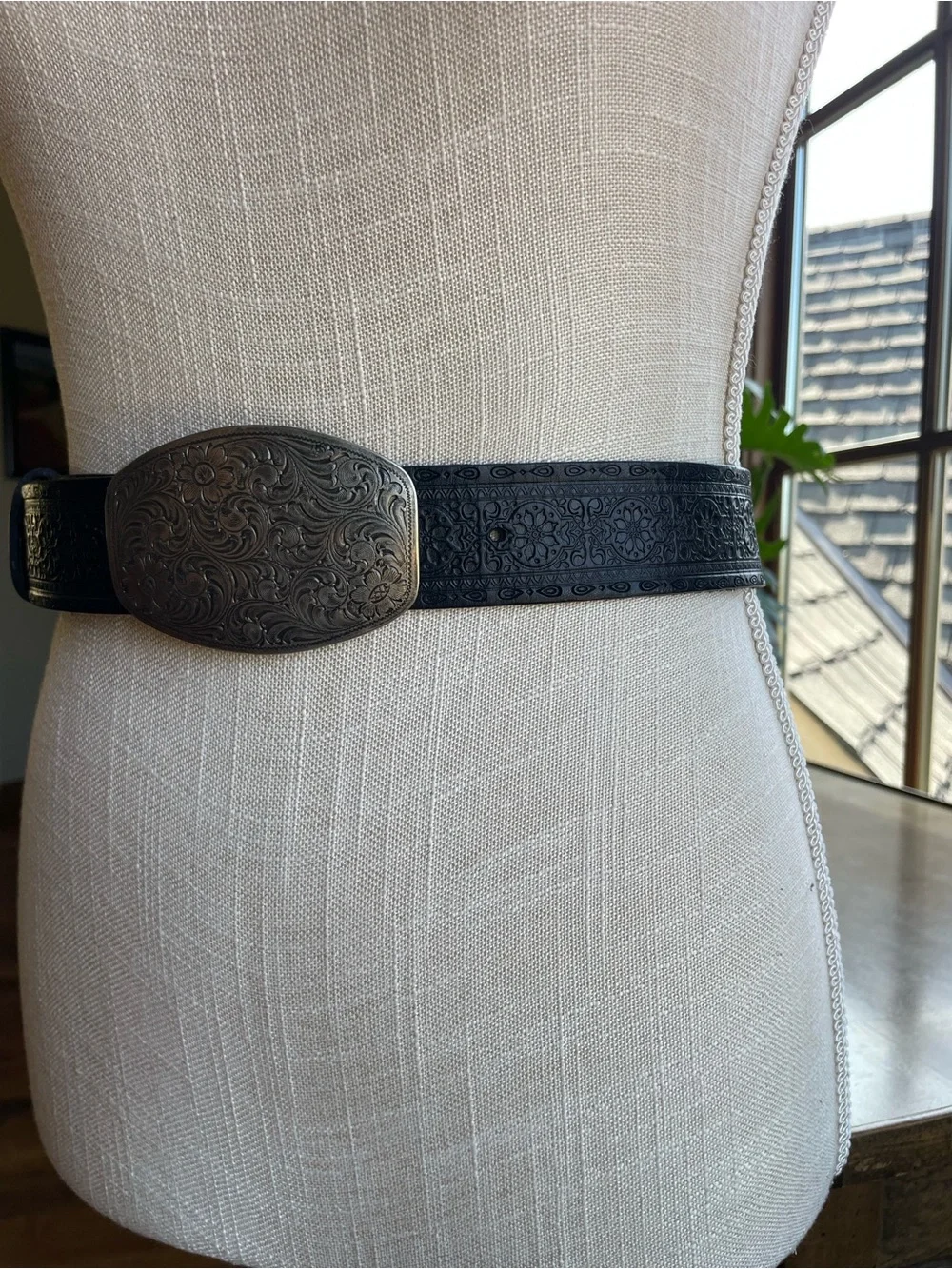 Vintage 90’s Black Leather Belt with Engraved Silver Buckle size 36”